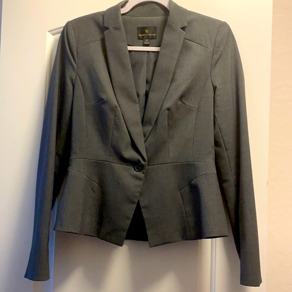 Women’s long sleeve charcoal blazer size 6